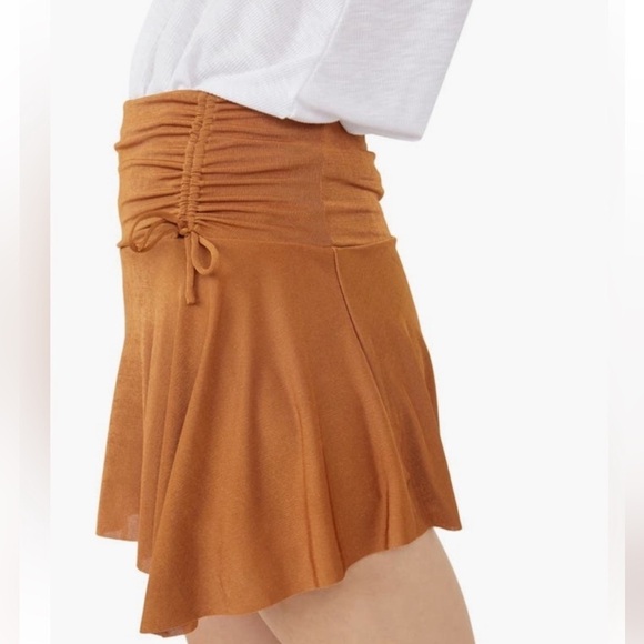 Free People Who’s That Mini Skirt Cathaway Spice Gold Size Small NWT - Picture 5 of 6